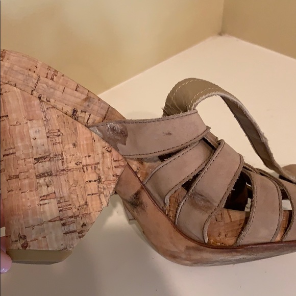 Cork Wedges by Stuart Weitzman - Picture 4 of 11